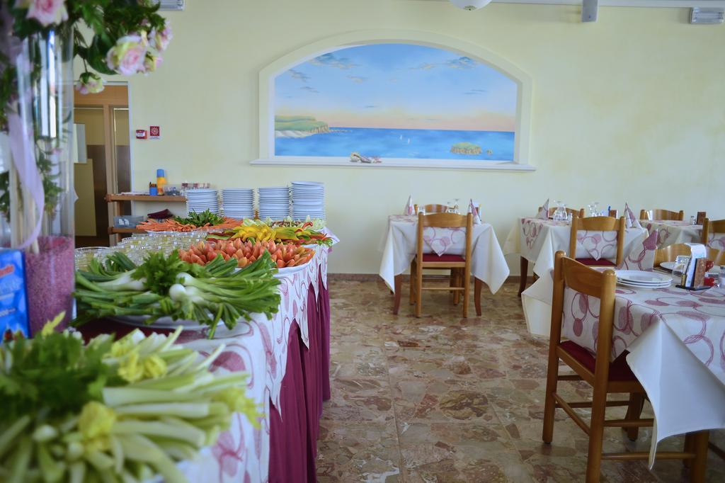 Hotel Gabry Cervia Exterior photo