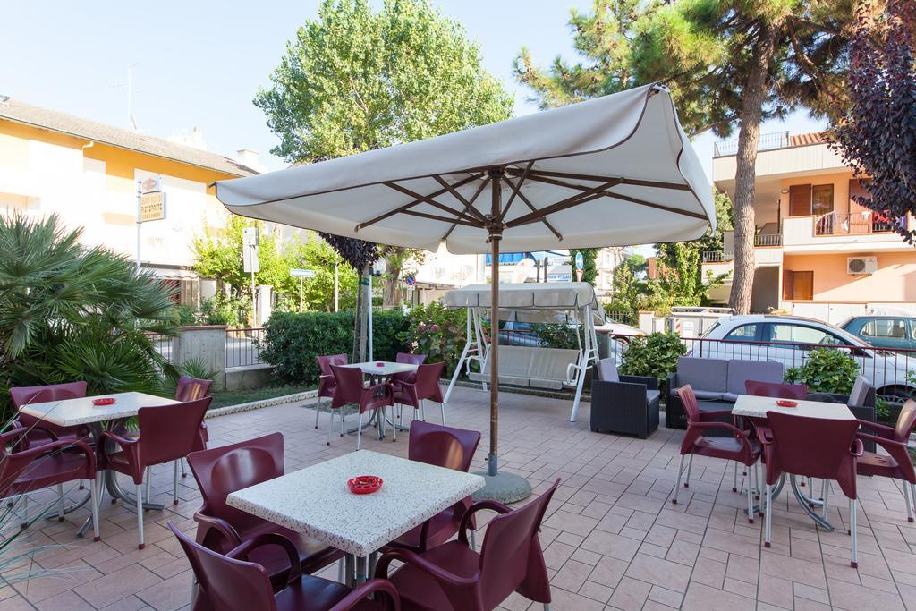 Hotel Gabry Cervia Exterior photo