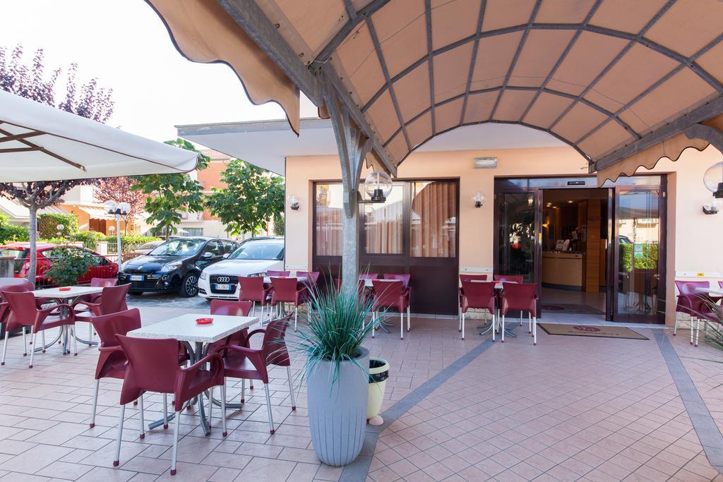 Hotel Gabry Cervia Exterior photo