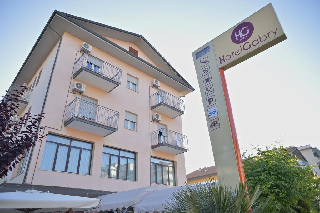 Hotel Gabry Cervia Exterior photo